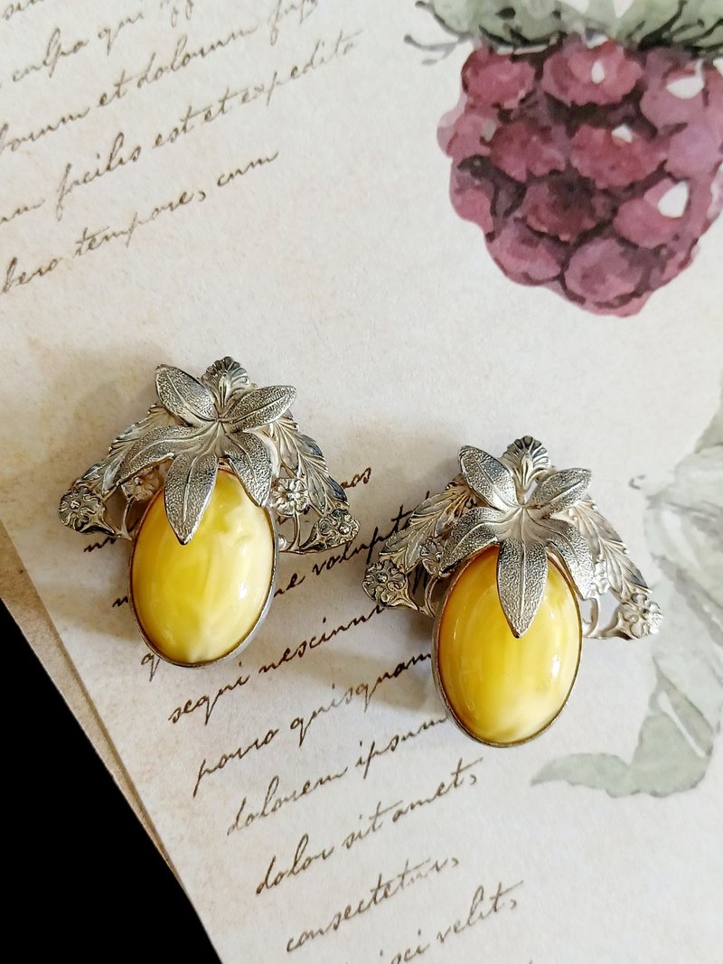 vintage jewelry NAPIER tin orchid with stone bud clip-on earrings - ต่างหู - โลหะ 