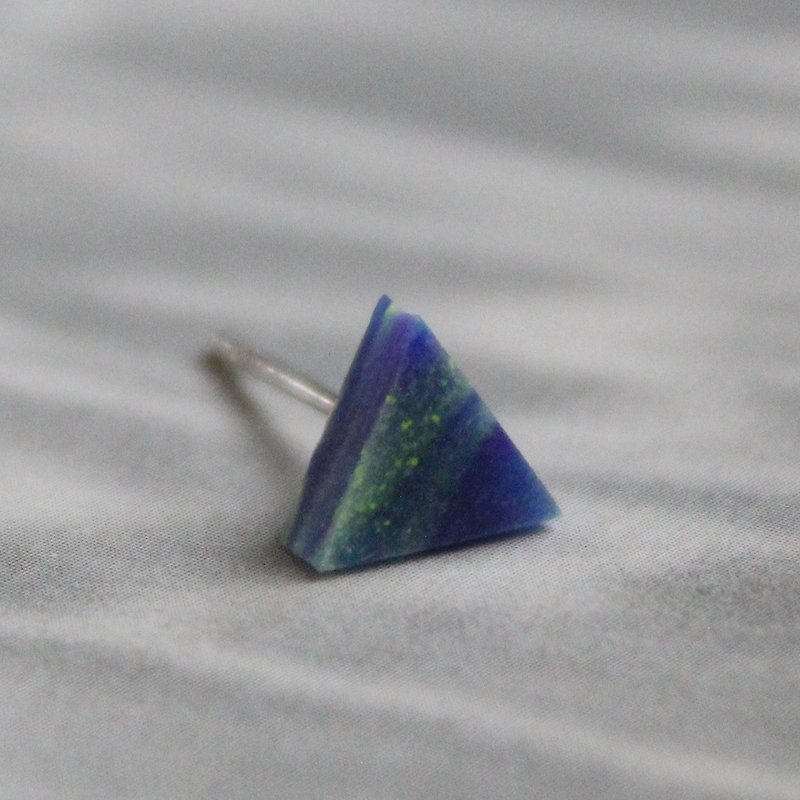 ▽ small triangle earrings ▽ 611 / Chasing The Night - Single - ต่างหู - ดินเหนียว สีน้ำเงิน