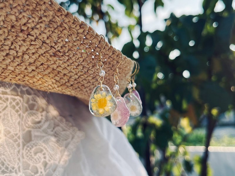 永生花 小小花耳飾 小星花圈 耳環 earring UV 樹脂 - 耳環/耳夾/耳骨夾 - 其他材質 