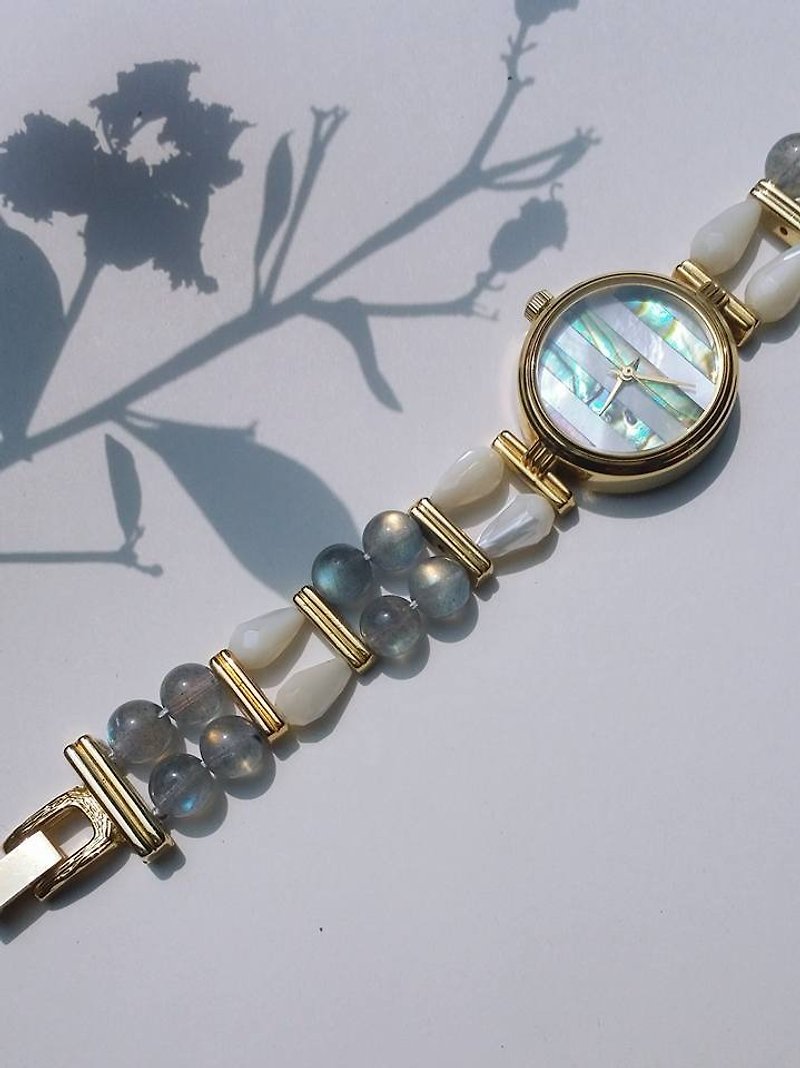 [Lost and find] Rainbow light labradorite watch between natural stone abalone and mother-of-pearl - Women's Watches - Gemstone Multicolor