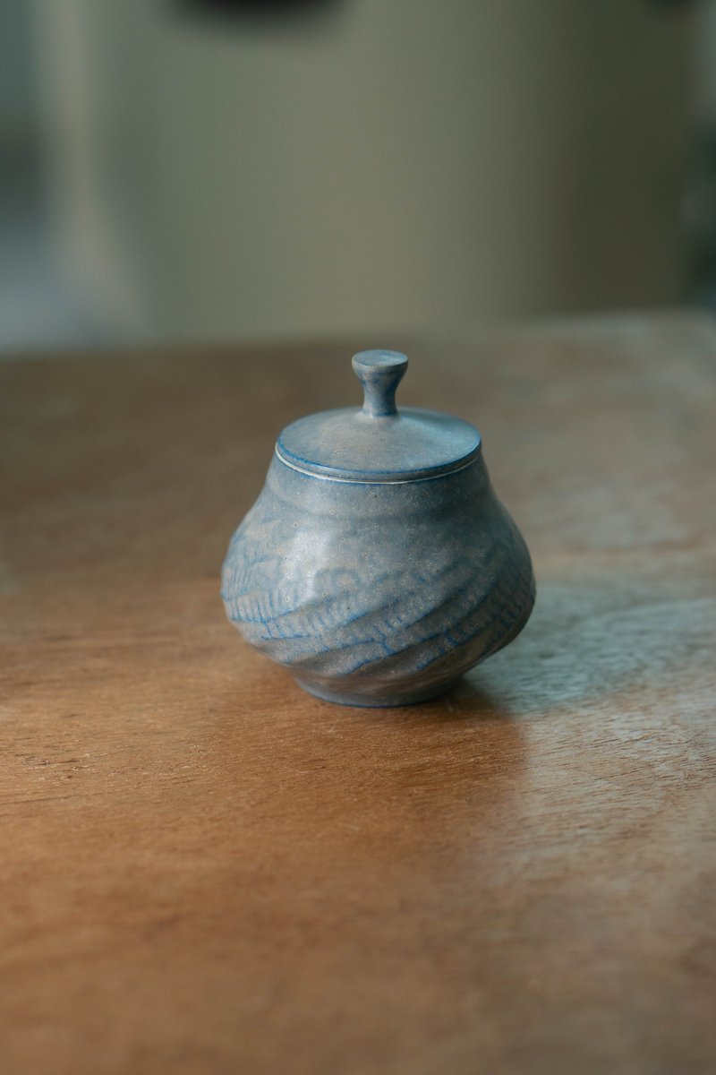 Blue tea caddy - Teapots & Teacups - Porcelain Blue