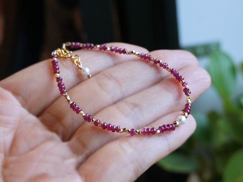 RUBY 極品天然紅寶塔珠手鍊 - 手鍊/手環 - 寶石 紅色