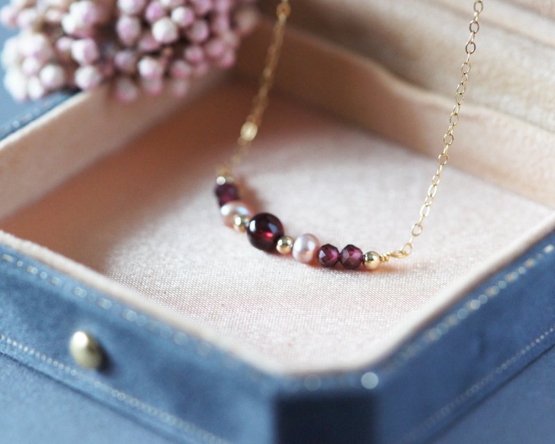 Exquisite~ Stone 14K gold-filled handmade necklace~January birthstone - สร้อยคอ - คริสตัล สีแดง