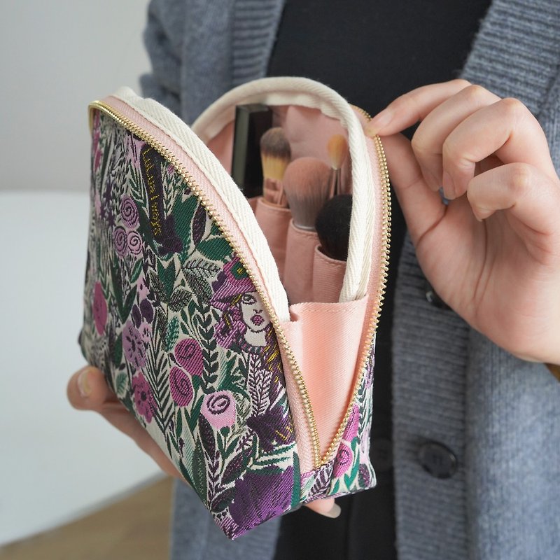MELONFISH boutique jacquard embroidery cosmetic bag shell storage bag - กระเป๋าเครื่องสำอาง - เส้นใยสังเคราะห์ 