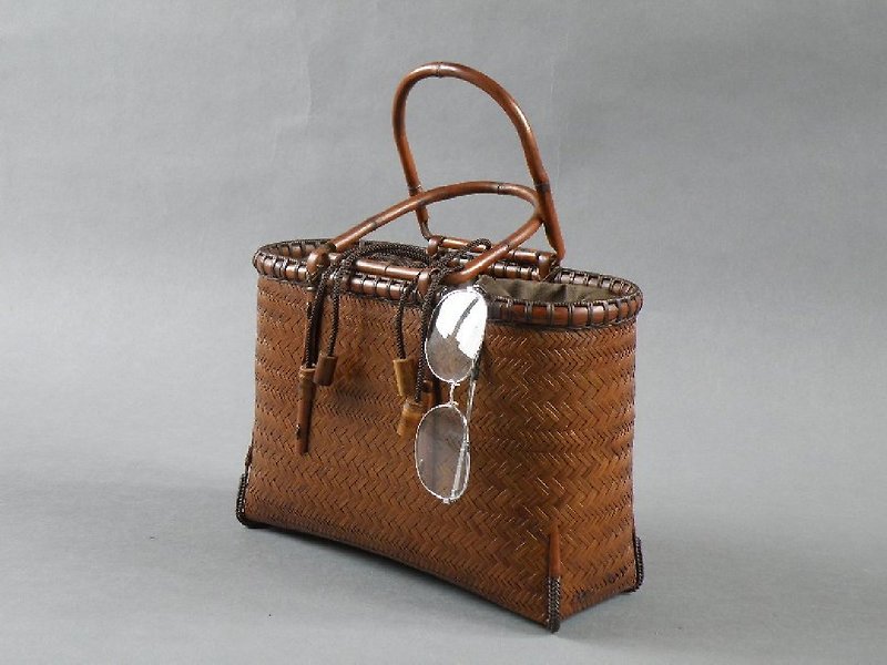 竹籠バッグ　かごバッグ 燻煙竹　巾着 - トート・ハンドバッグ - 竹製 ブラウン