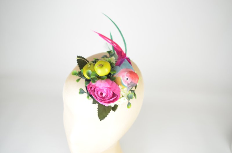 Headpiece Cocktail Hat with Bright Feathered Bird with Silk Flowers and Apples - 髮夾/髮圈 - 其他材質 粉紅色