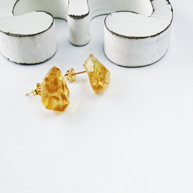 Citrine♡rock stone stud pierced earring 可変耳夾式 - 耳環/耳夾 - 寶石 黃色