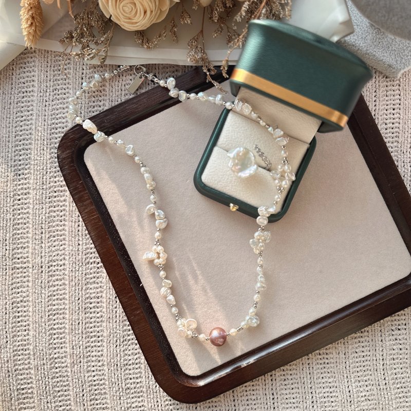 Alpha studio natural baroque petal pearl necklace - สร้อยคอ - ไข่มุก สีใส