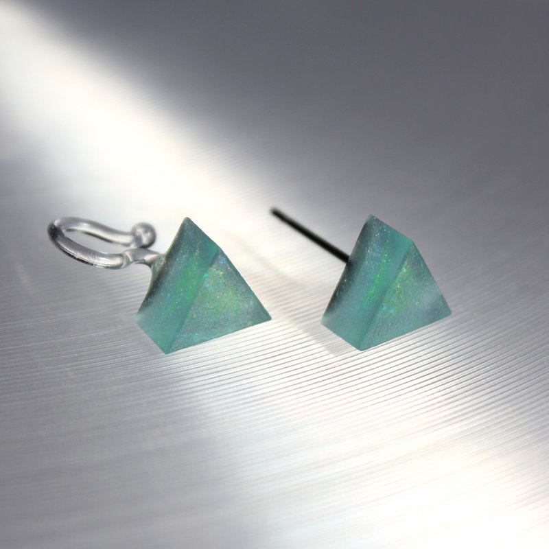 Triangle Resin Earring / Smooth Mint / Single stud - ต่างหู - เรซิน สีเขียว