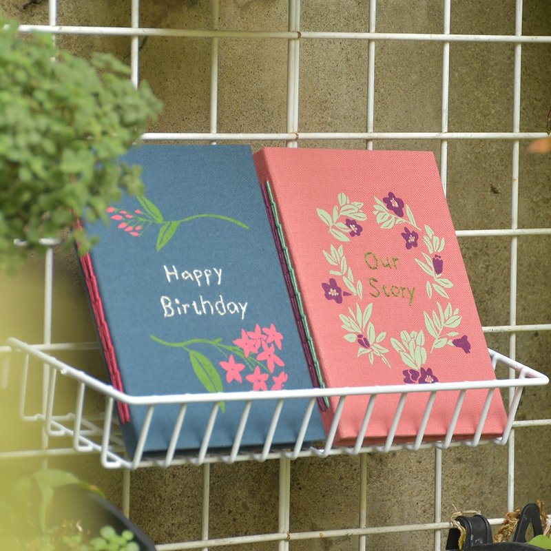 Back Garden Wreath Card Book | Customized Embroidered Gift Book - การ์ด/โปสการ์ด - ผ้าฝ้าย/ผ้าลินิน สีน้ำเงิน