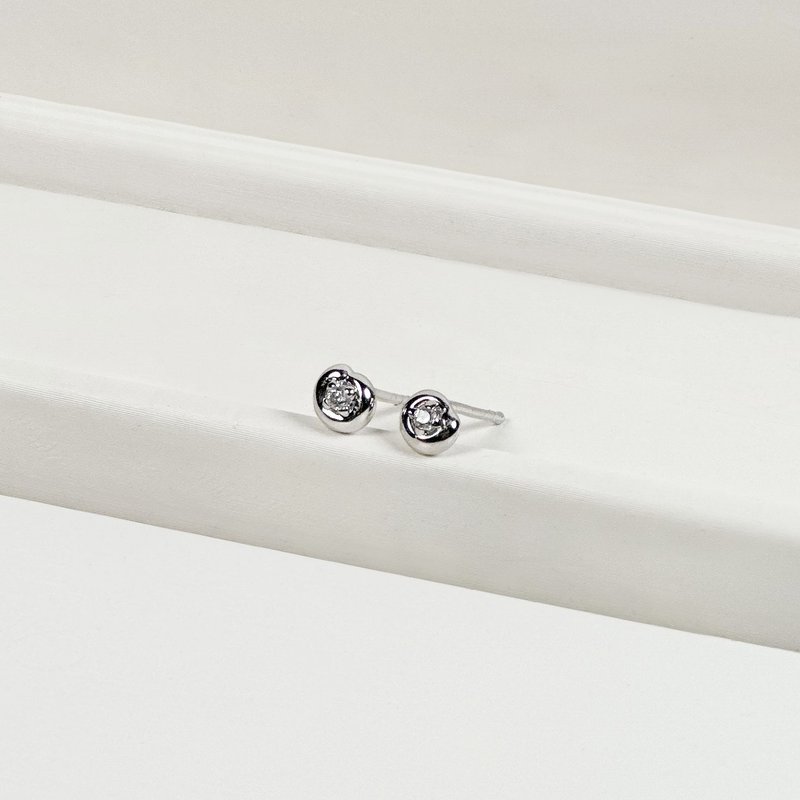 銀色925純銀圓形耳環/925銀 輕珠寶 針式耳環 白K金色 純銀耳環 - 耳環/耳夾/耳骨夾 - 純銀 銀色