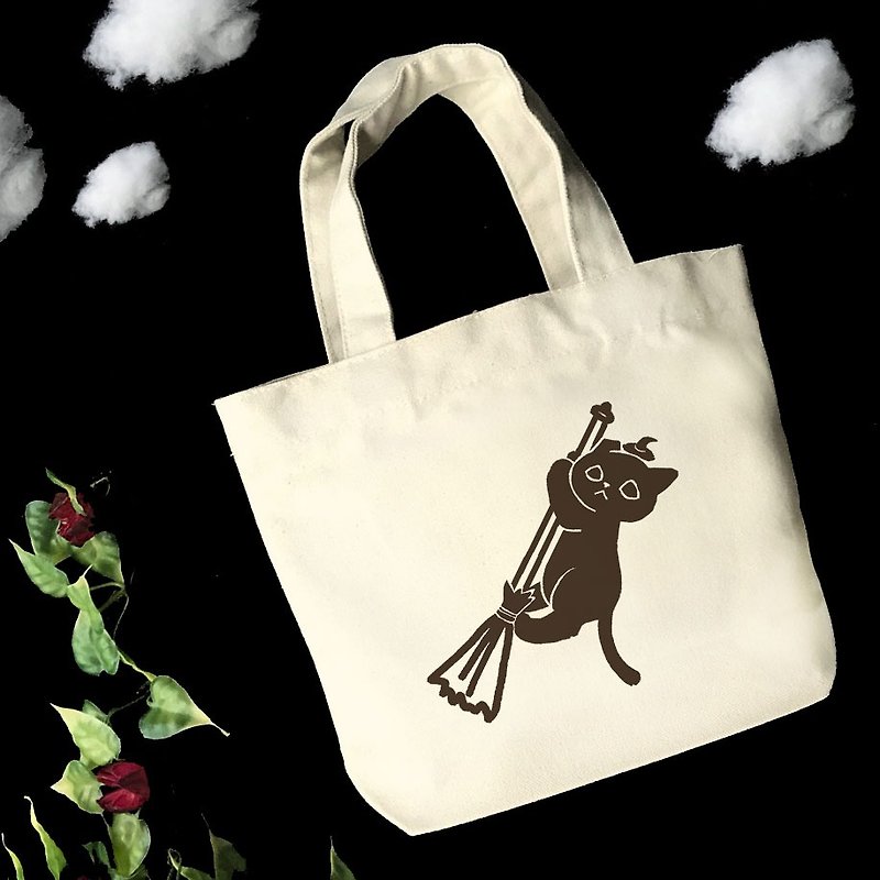 [Halloween special] Illustrator cat cat living house Wenchuang wind canvas small tote bag - Handbags & Totes - Cotton & Hemp 