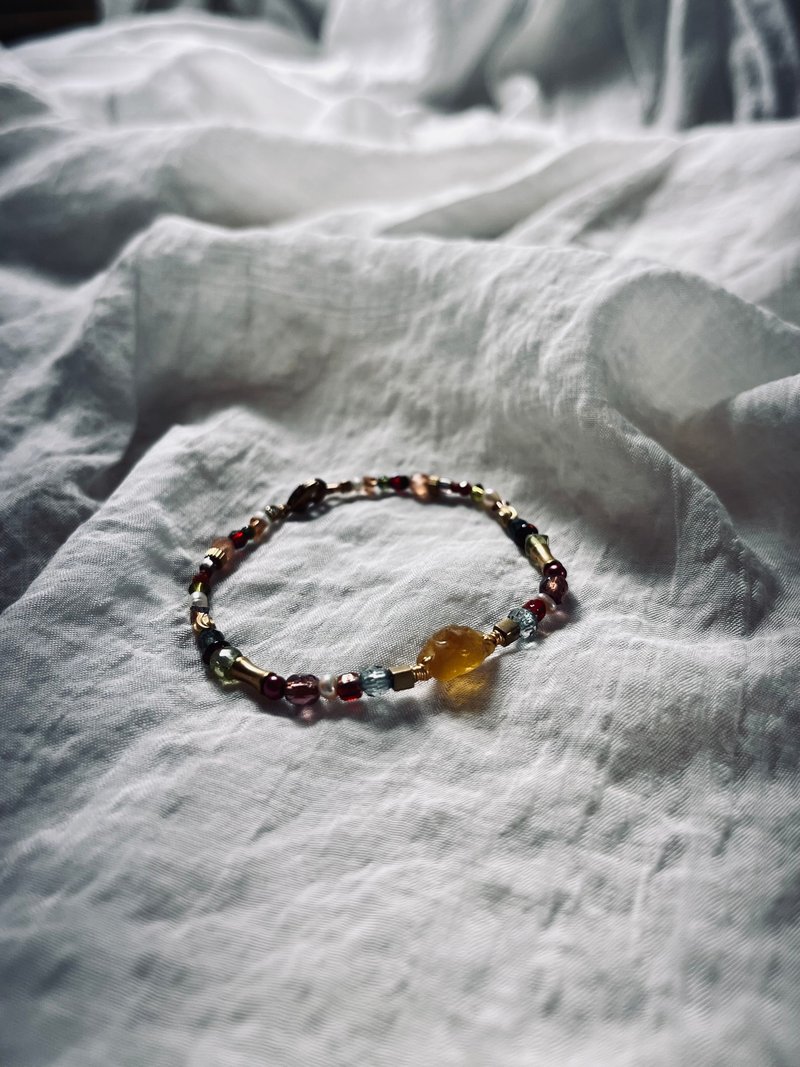 【Circle You】Sea Glass Beaded Bracelet - สร้อยข้อมือ - แก้ว หลากหลายสี