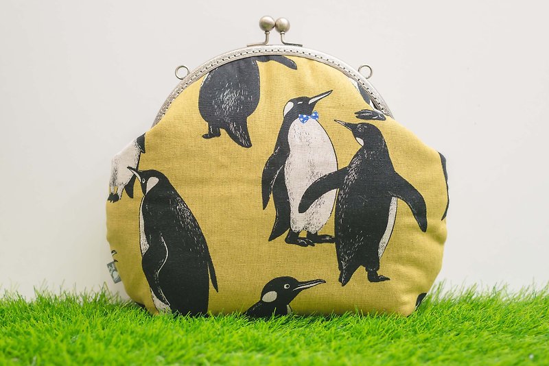 [Hello Penguin King] Retro Metal Mouth Gold Bag - Large #爆肉イエロー#老布 - ショルダーバッグ - コットン・麻 イエロー