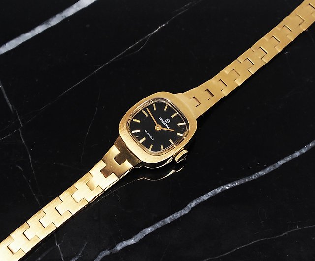 9,890円スイス製  RODANIAの腕時計です。