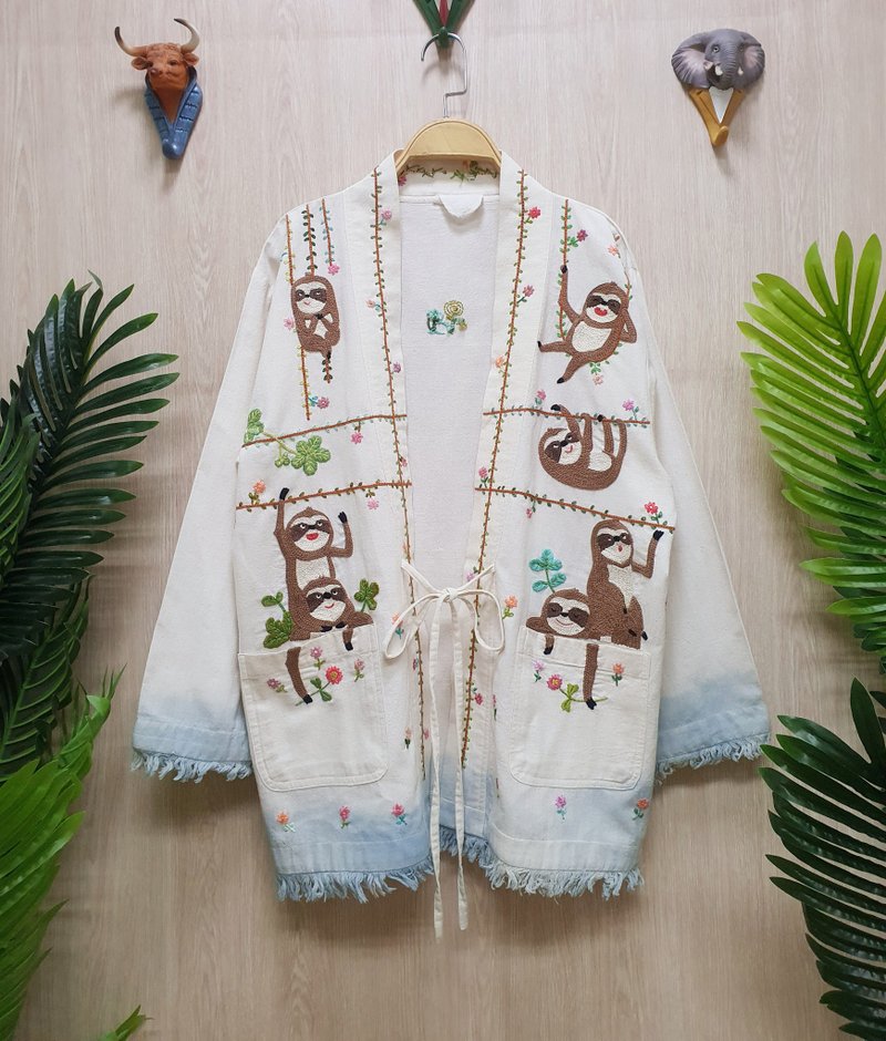 手工刺繡開衫-棉、樹懶、花 - 女大衣/外套 - 繡線 白色