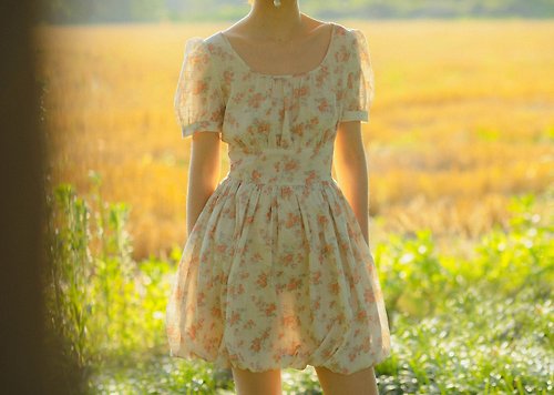 三良洋貨 法式復古 南法少女 度假浪漫花卉圖案花苞棉質洋裝