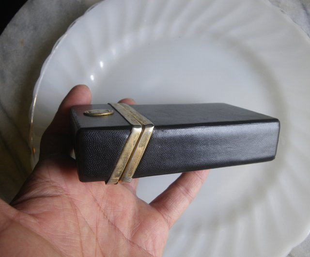 OLD-TIME] Early German Aigner leather cigarette case - Shop OLD-TIME Vintage  & Classic & Deco Other - Pinkoi