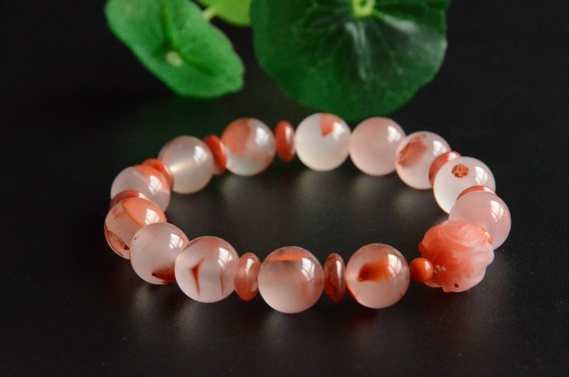 [Dyed red] Natural ice bottom floating flower Nanhong natural ink painting large size round bead bracelet lotus fine carving - สร้อยข้อมือ - เครื่องเพชรพลอย 