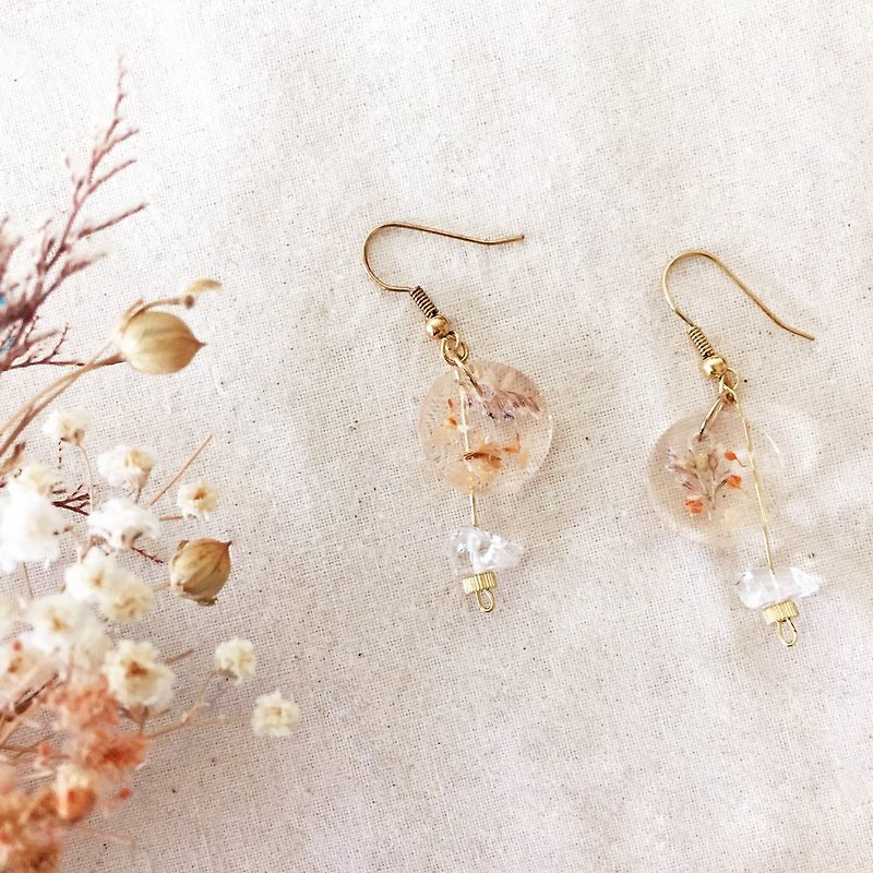 Eighth note flower round transparent natural stone ear hook (gold) - ต่างหู - เรซิน 