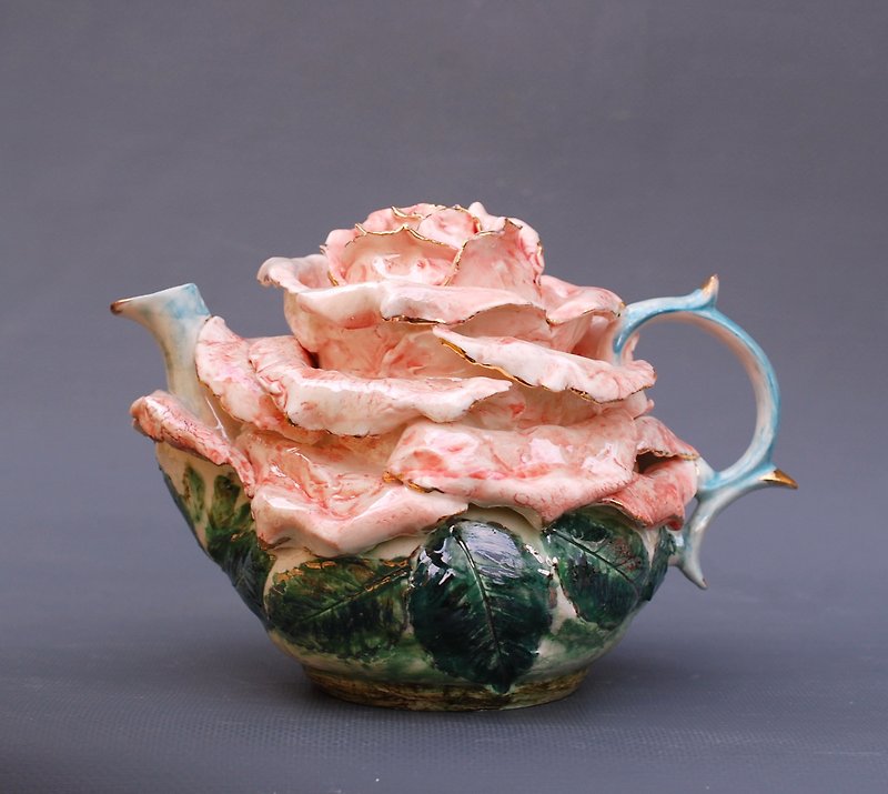Rose Art teapot Flower shaped teapot figurine Light pink Porcelain rose Flower - ถ้วย - เครื่องลายคราม หลากหลายสี