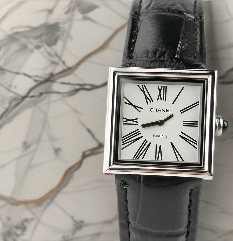 稀有中古Chanel Mademoiselle黑色石英古董錶 皮革帶 二手錶 女裝 - 女裝錶 - 其他金屬 黑色