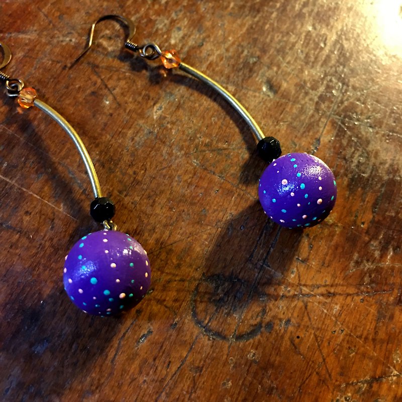 Star Disco _ Hand-painted hand-made earrings/clip - ต่างหู - ไม้ สีม่วง