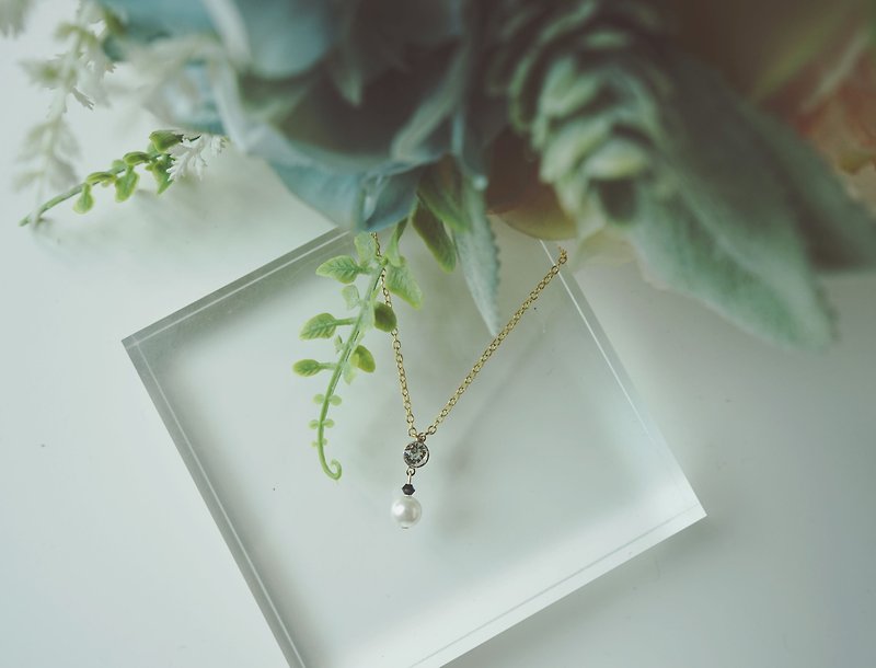 Zircon Swarovski Crystal Pearl Necklace - สร้อยคอ - โลหะ สีทอง