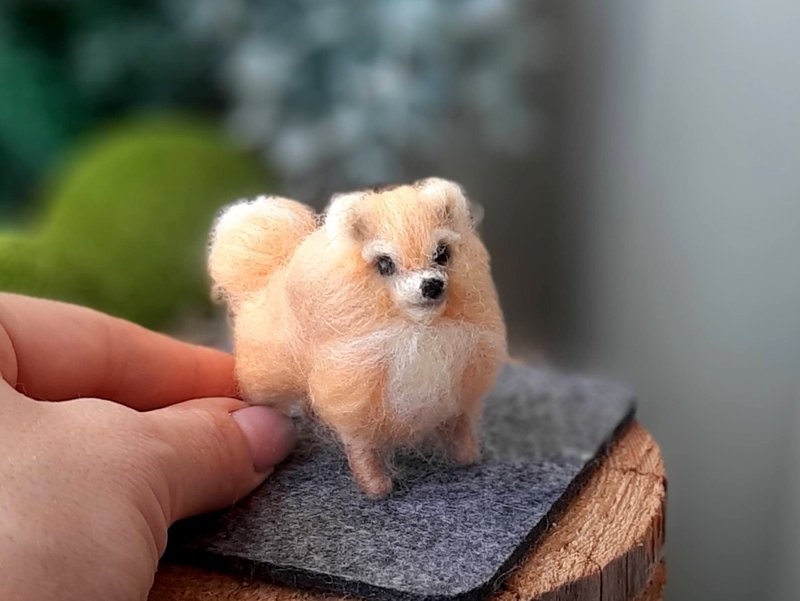 POMERANIAN SPITZ Dollhouse miniatures Needle felted animals Felt dog figurines - ตุ๊กตา - ขนแกะ 