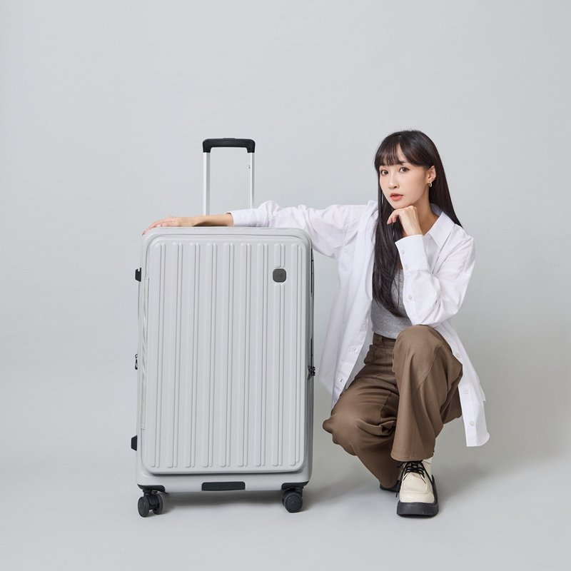 28-inch | Front Opening | Polycarbonate Shell | Hinomoto Silent Wheels with Brake | Travel Luggage | Suitcase - Multiple Colors Available - กระเป๋าเป้สะพายหลัง - ไนลอน สีเงิน