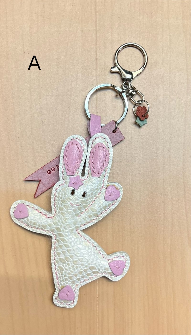 Dancing Rabbit-Leather Pendant/Easy Card - พวงกุญแจ - หนังแท้ ขาว