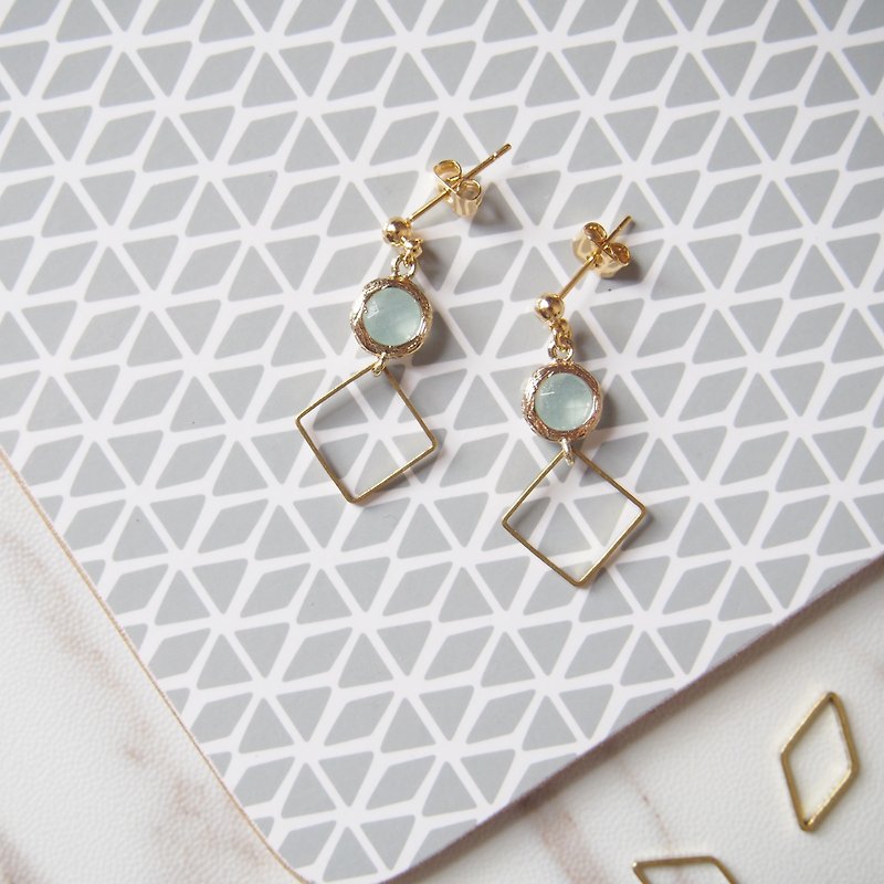 Gold-plated edging glass imitation gemstones • Brass square geometry • Alloy stud earrings - ต่างหู - โลหะ สีเขียว
