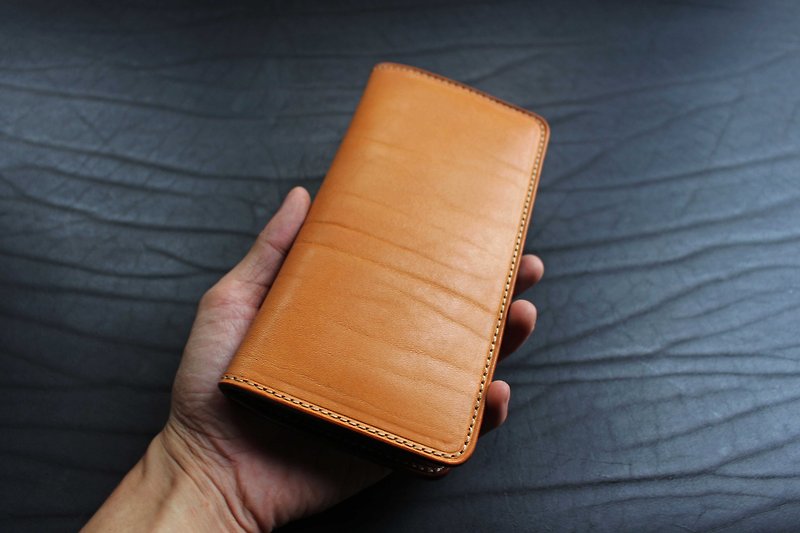 VULCAN Wallet Simple cow neck pattern long clip 10 card Italian vegetable tanned cow head and neck leather - Clutch Bags - Genuine Leather Brown
