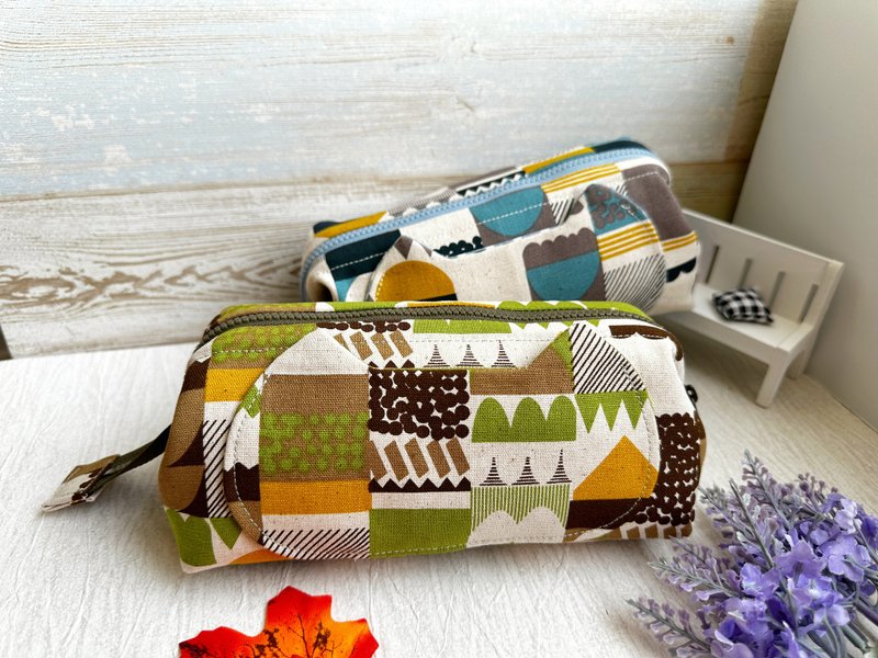 Pop-style building blocks hand-made cat-ear shape large-capacity pencil case/cos - Toiletry Bags & Pouches - Cotton & Hemp Green