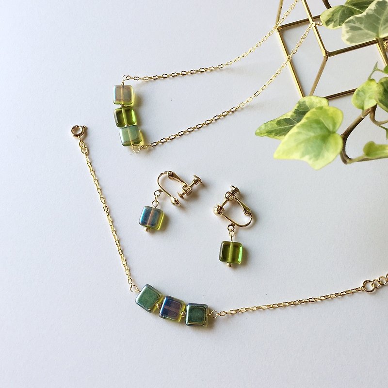 [Three-piece set accessories] shining Square Czech beads (green version) - อื่นๆ - แก้ว สีเขียว