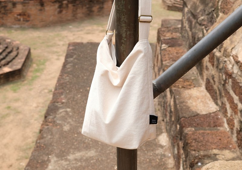Large-capacity canvas bag/ adjustable strap/ primary color (washable) - กระเป๋าแมสเซนเจอร์ - ผ้าฝ้าย/ผ้าลินิน ขาว