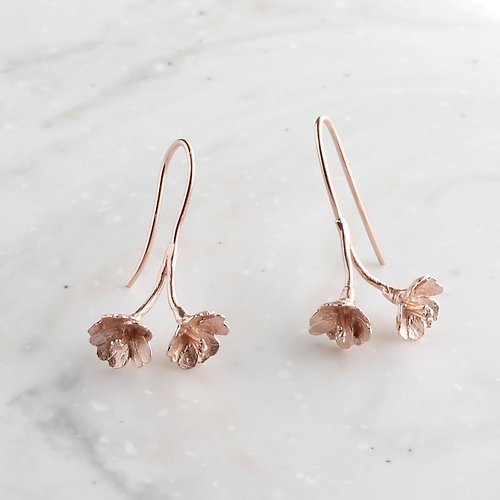 ateliermozu Cherry blossom swaying earrings -pink gold-