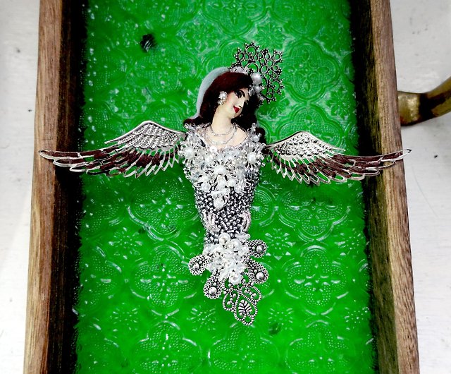 ロシアの芸術家の協力ビーズの銀の天使の女神のブローチはすべて手作り ...