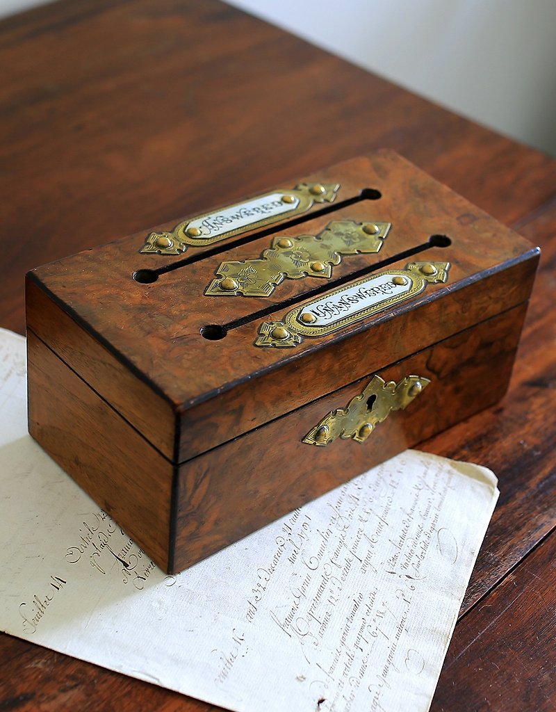 [British 19th Walnut Antique Letter Box] Coin Box Invoice Document Storage Antique Wooden Box - อื่นๆ - โลหะ สีทอง