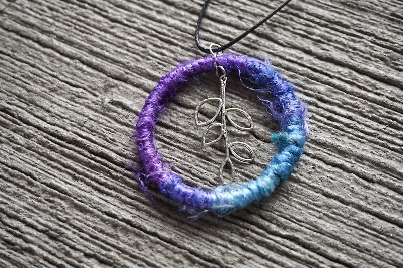 手工香蕉絲項鍊 | 紫色精靈(可客製) - Necklaces - Silk Purple