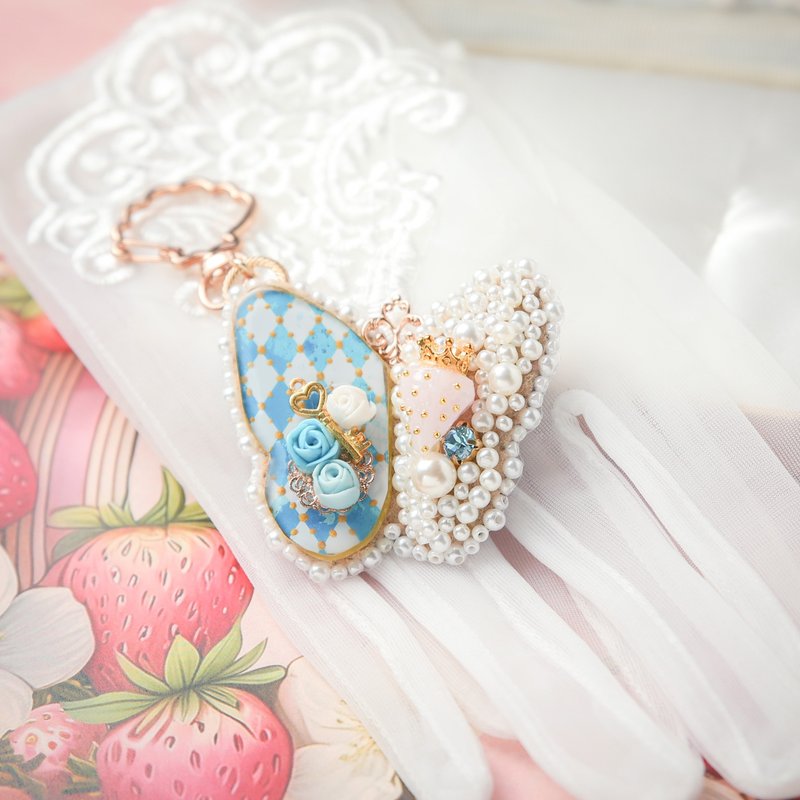 Large glittering butterfly bag charm, light blue - Long Necklaces - Resin Blue