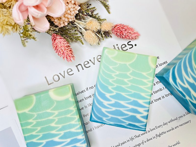 [24h shipping] Mermaid | Ao Hu Sweet Apricot Grape Seed Skin Soap Creative Cold Process Soap Gift Soap Gift Box - สบู่ - วัสดุอีโค 