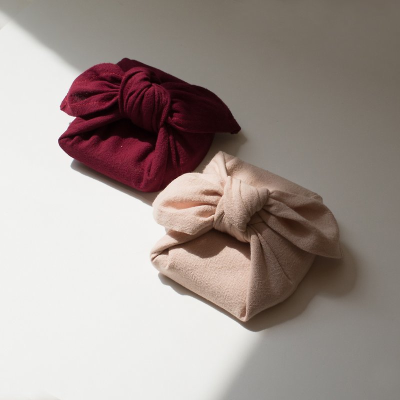 GIFT WRAP for Valentine/ FUROSHIKI cloth/ Fabric reusable gift wrap - 其他 - 棉．麻 紅色
