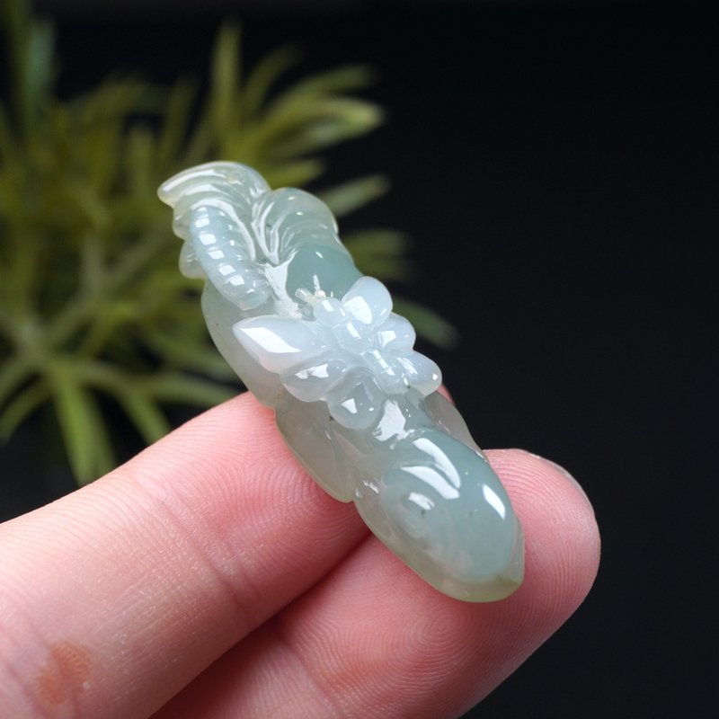 【蛻變】冰種翡翠巧雕蝴蝶葉子項鍊 | 天然緬甸玉A貨翡翠 | 送禮 - 吊飾/掛飾 - 玉石 綠色