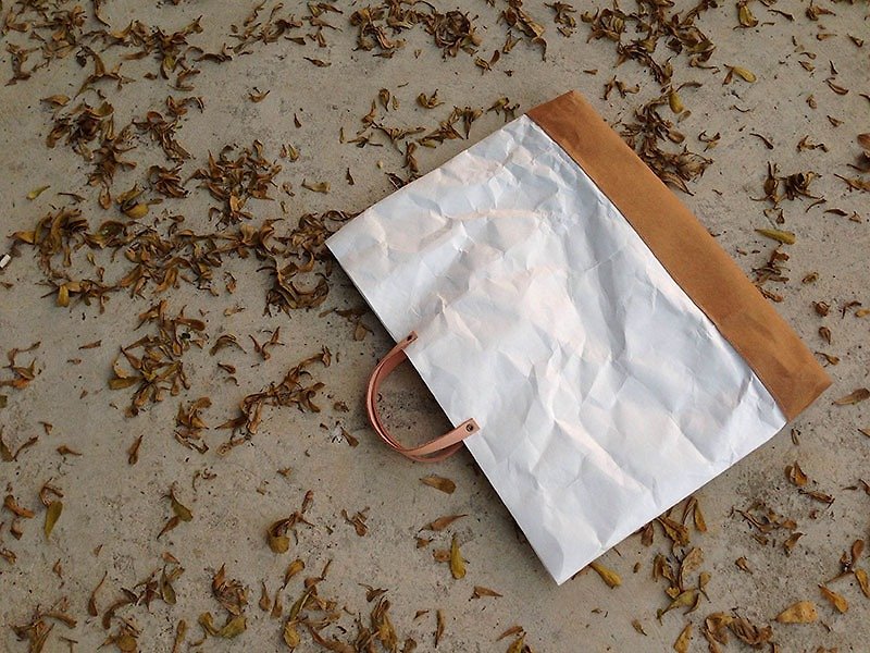 薄いトートバッグ：タイベックとクラフト紙袋 - ブリーフケース - 紙 ホワイト