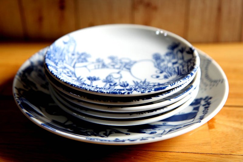 MOOMIN 噜噜米-花绘系列6 into the shallow dish (1 big 5 small) - Plates & Trays - Pottery 