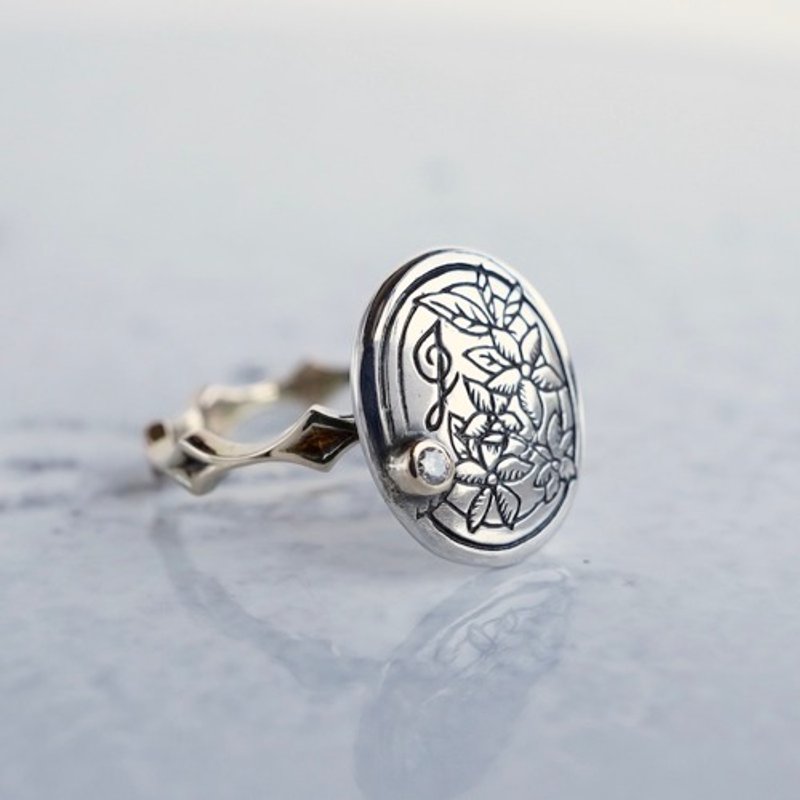 Diamond initial ring [R058K10] - 戒指 - 其他金屬 