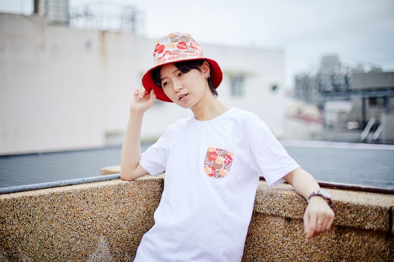 林百貨 HAYASHI x Hello Kitty 夏日漁夫帽(黑/紅) - 帽子 - 棉．麻 多色