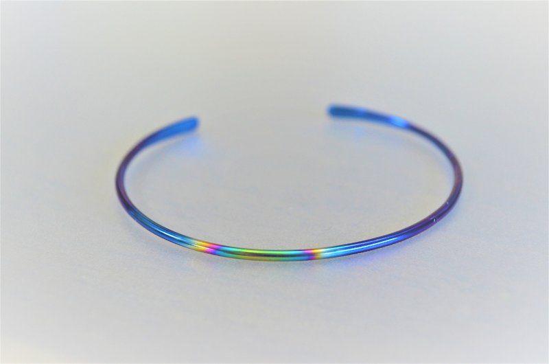 titanium bangle・Blue titanium bangle special color・Oval model・Inner diameter 65mm - Bracelets - Other Metals Blue