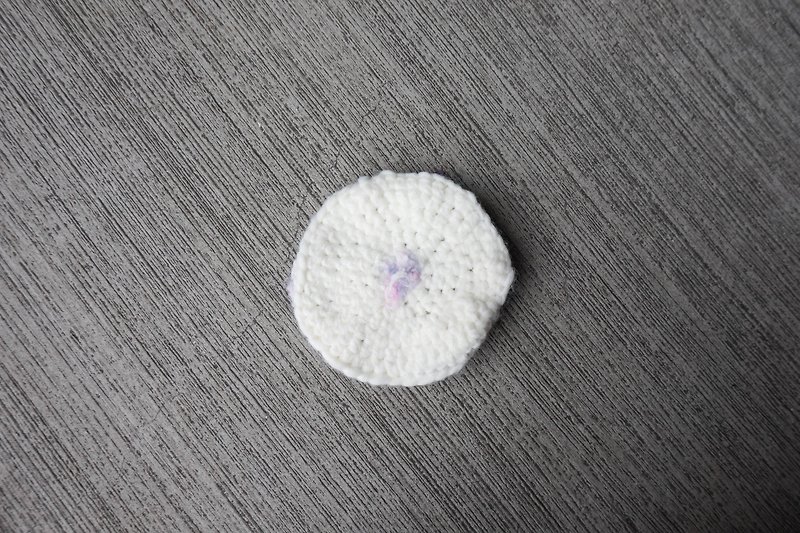 Handmade crochet clutch  - กระเป๋าเครื่องสำอาง - ขนแกะ ขาว